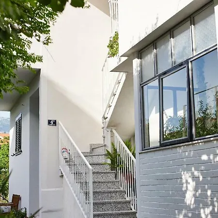 Apartament Epetij 2 *