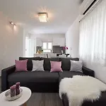 Apartamento Epetij 2 *